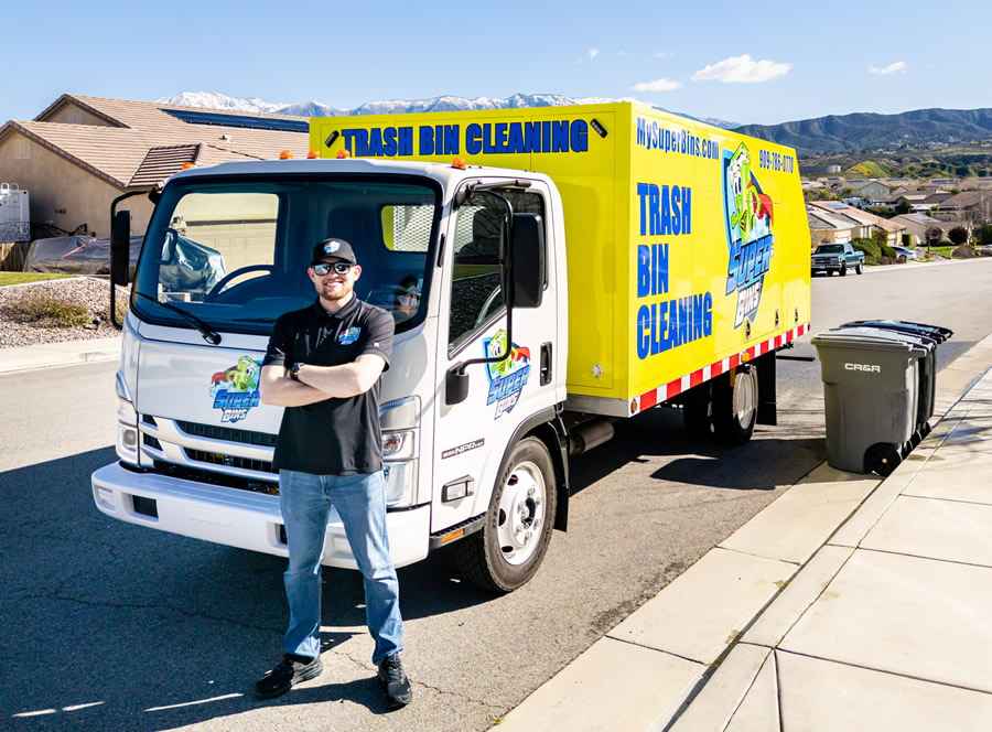 Trash bin cleaning service. Truck with operator.